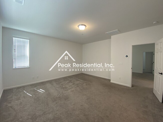Building Photo - Updated 4bd/3ba Folsom Home with 2 Car Garage