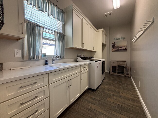 Building Photo - 81 Navarra Canyon Ct