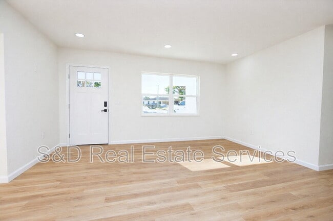 Building Photo - 2919 Hickory St