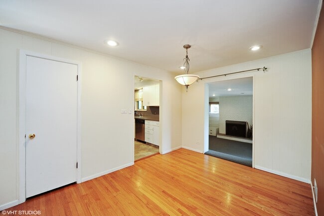 Building Photo - 1414 Pfingsten Rd