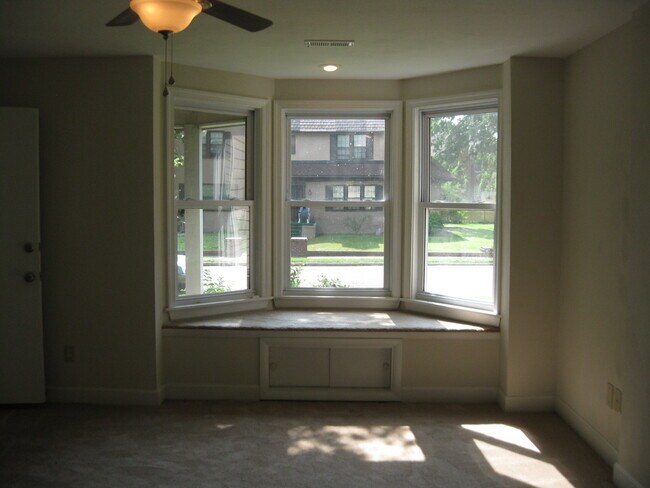 Building Photo - 307/309 Dinwiddie St