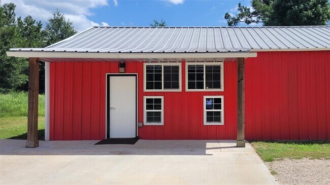Building Photo - 9420 Greenwood Dr