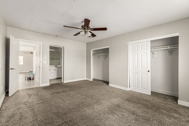 Building Photo - 1310 W Romo Jones St