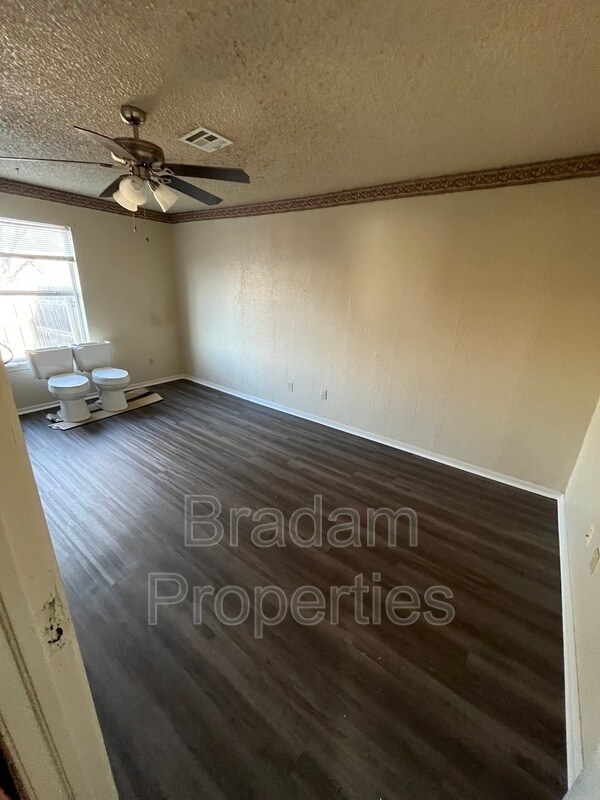 Building Photo - 5979 E 25th Pl