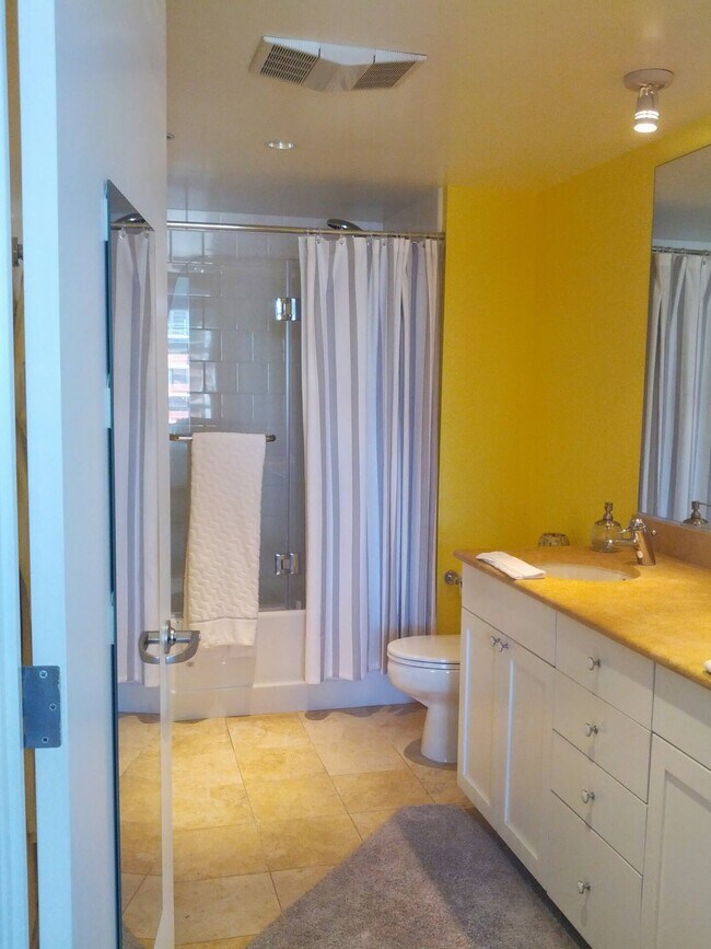 Building Photo - 400 Beale St