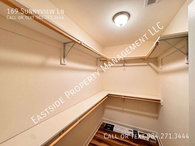 Building Photo - 169 Sunnyview Ln