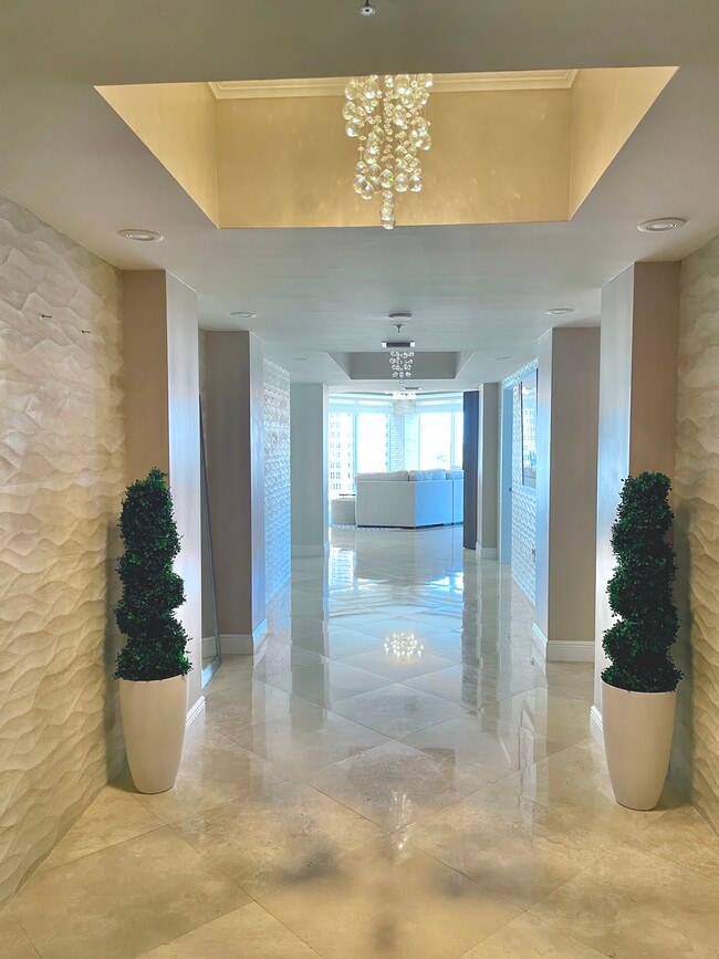 Foyer - 333 Las Olas Way