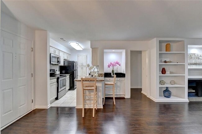 Building Photo - 2 Bedroom 2 Bath in Buckhead