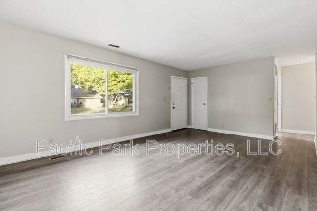 Building Photo - 3939 Esquire Pl