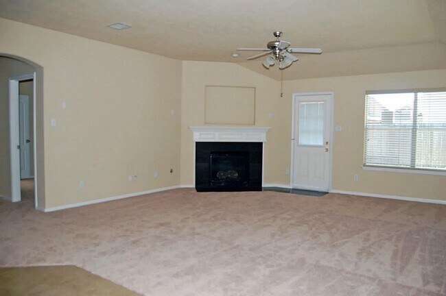 Building Photo - 30415 Deleon Fields Dr