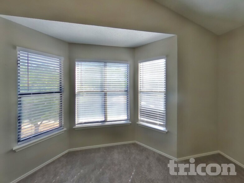 Building Photo - 10223 Canton Fld Dr