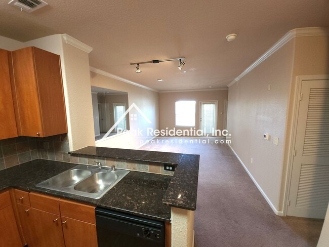 Building Photo - 2 br, 2 bath House - 8434 Walerga Road #821