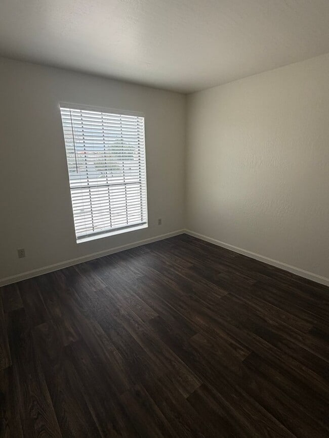 Building Photo - Spacious 3-Bedroom Home in Scottsdale