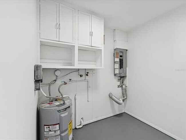 Building Photo - 5425 Waters Edge Dr