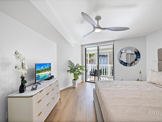 Building Photo - 6650 Sunset Way