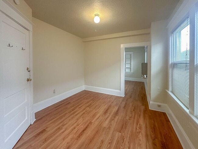 Building Photo - 2708 NE Sandy Blvd