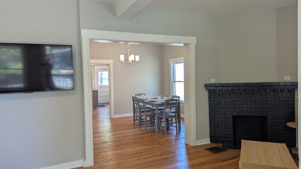 Building Photo - 4216 Mercier St