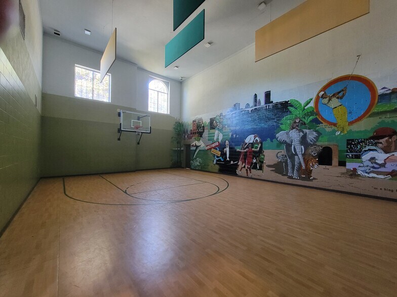 Building Photo - 7800 Point Meadows Dr