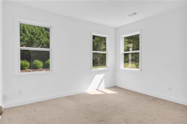 Building Photo - 5480 Beaver Ridge Dr