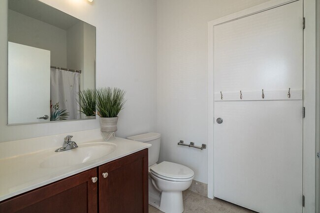 Building Photo - Loft Style 2 bedroom in East Falls