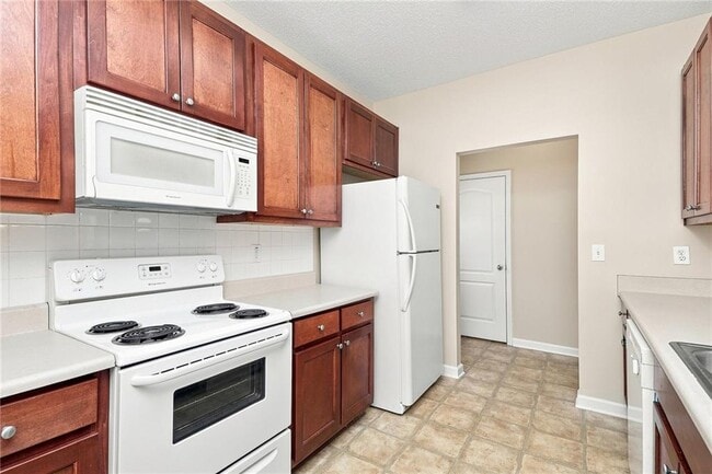 Building Photo - 8606 Thomas Ln
