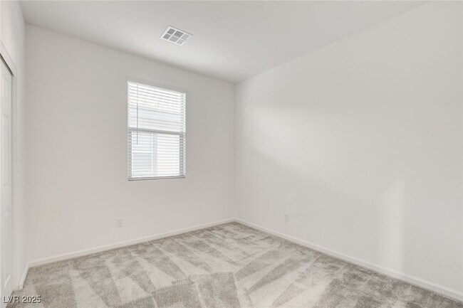 Building Photo - 11680 Hamilton Lk Ave