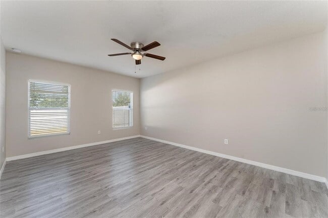 Building Photo - 128 Tanager St