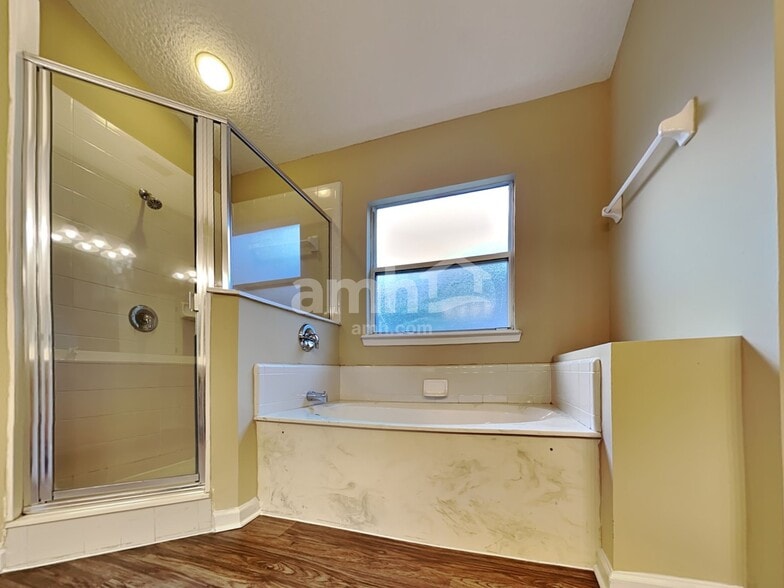 Building Photo - 9426 Staplehurst Dr