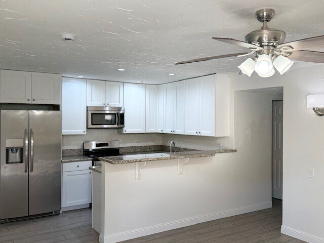 Building Photo - 45421 Sunset Ln