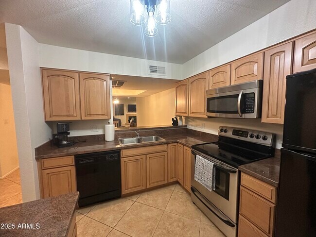 Building Photo - 9355 N 91st St