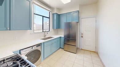 Building Photo - 305 23rd Ave