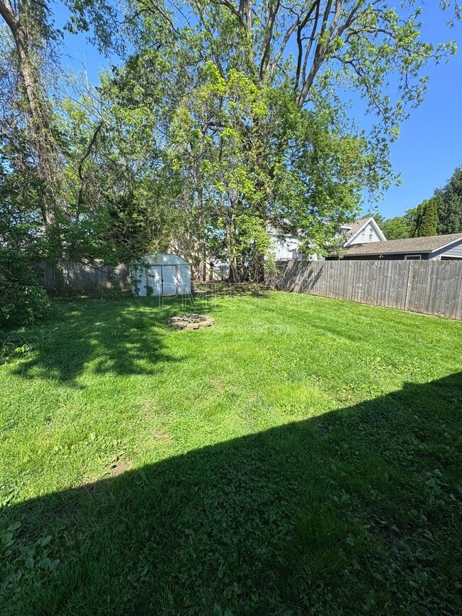Building Photo - 2876 Hudson Dr