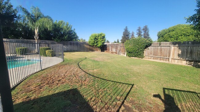 Building Photo - 8315 Mossrock Dr