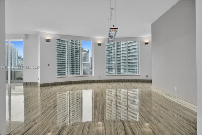 Building Photo - 901 Brickell Key Blvd