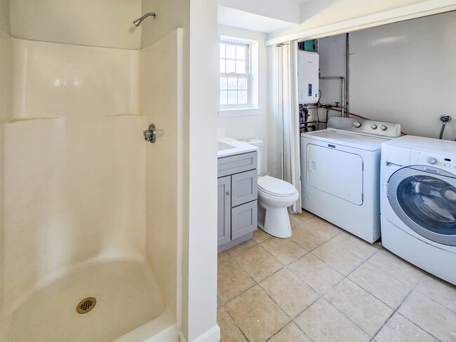 Building Photo - 7 Dally Farm Rd