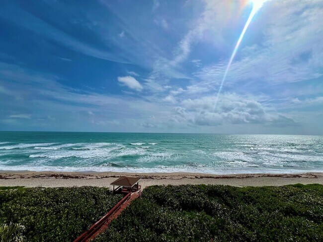 Building Photo - 7410 S Ocean Dr