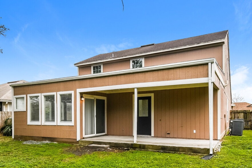 Building Photo - 14275 Portulaca Ave S