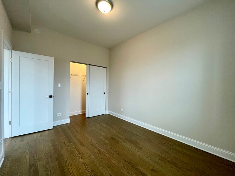 Building Photo - 3405 W Fullerton Ave