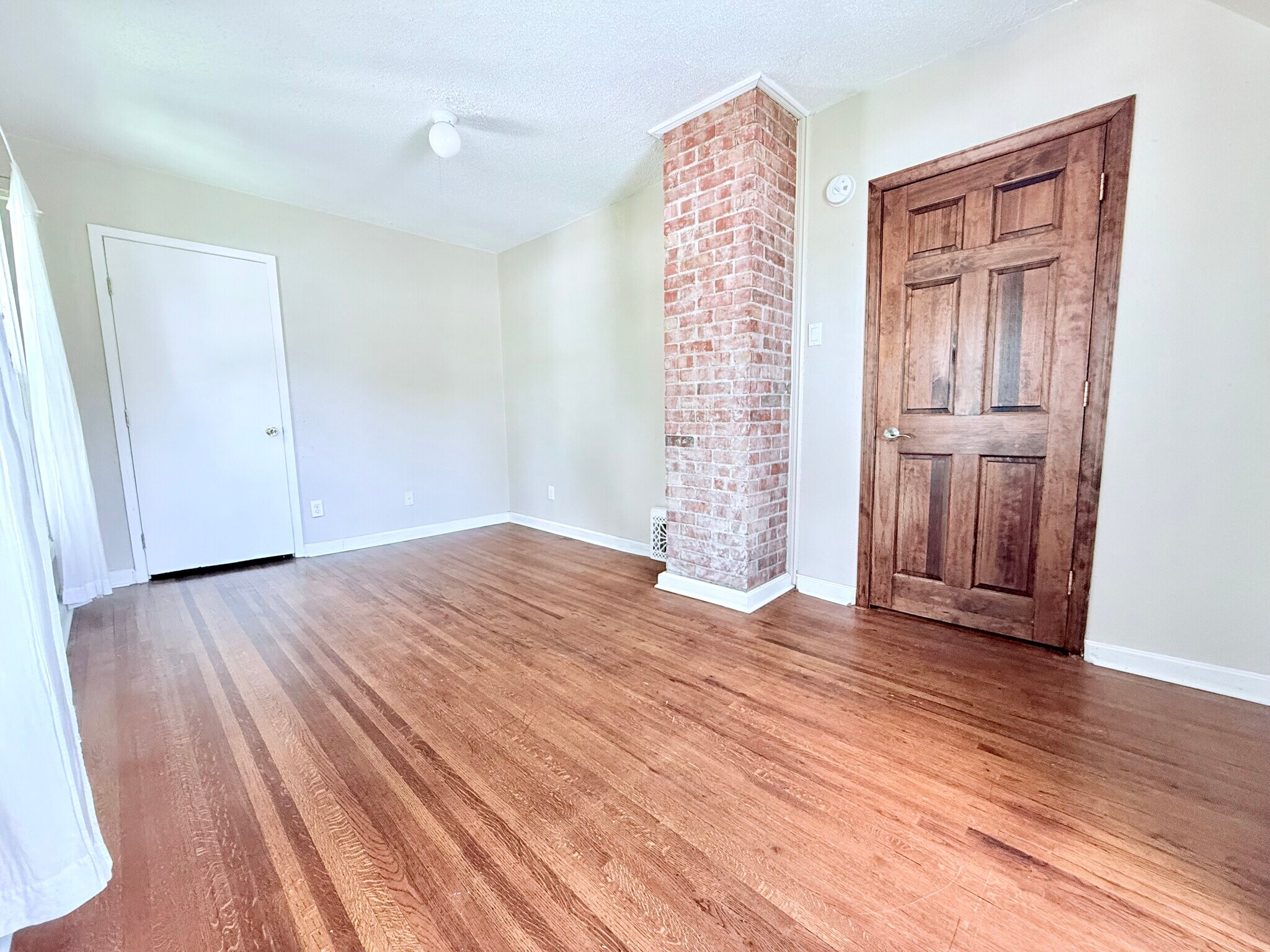 Bed #1 - 615 W 2nd St