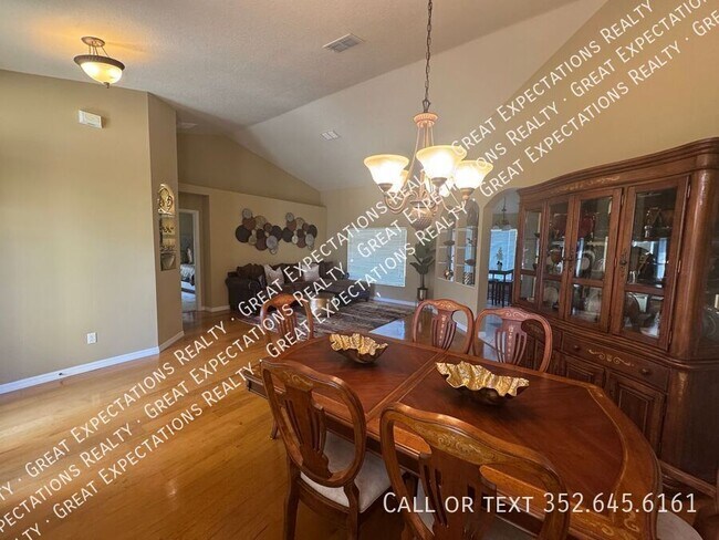 Building Photo - 5303 SW 88 Pl