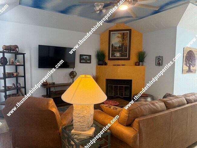 Building Photo - 65 Pheasant Hill Dr NE
