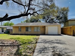 Building Photo - 3808 Washington St