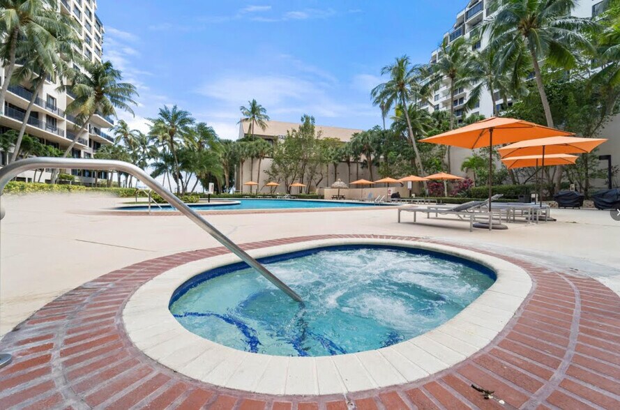 Building Photo - 540 Brickell Key