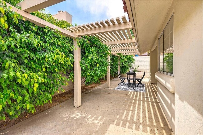 Building Photo - 43791 Cll Las Brisas W