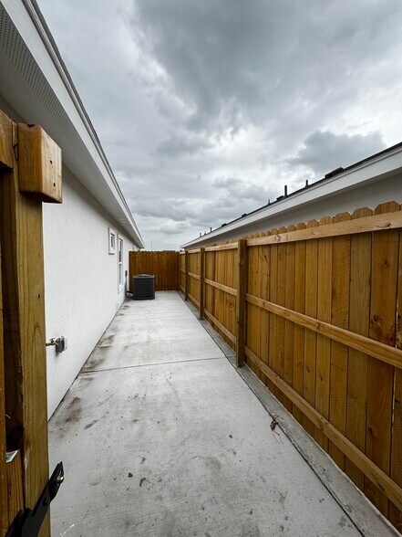Building Photo - 3308 Whetstone Ave