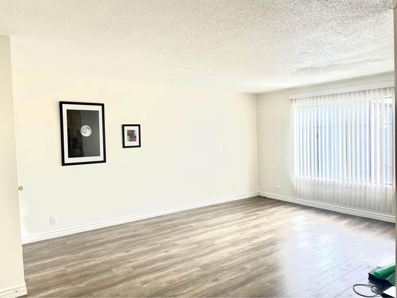 Unit 7 - 4702 W 17th St