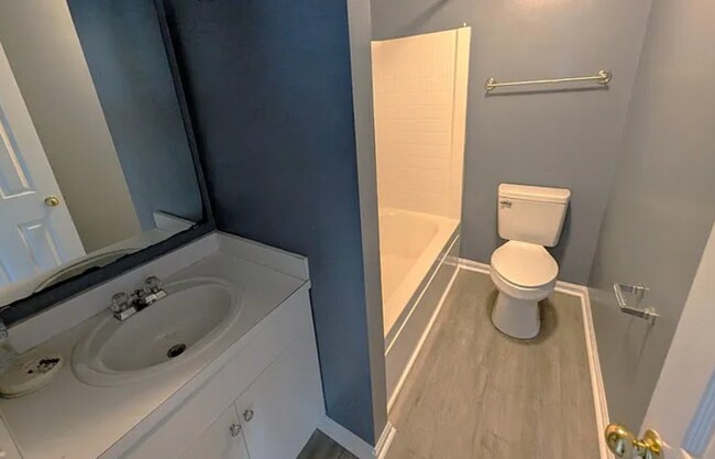 Building Photo - Completely remodeled gem located in the he...