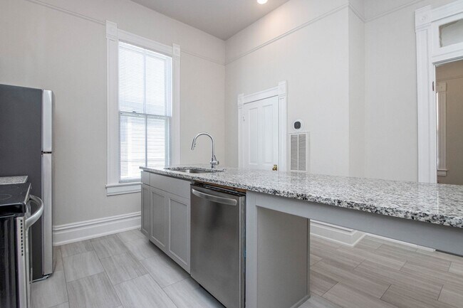 Building Photo - 2 Bed 1 Bath in Downtown Little Rock, AR