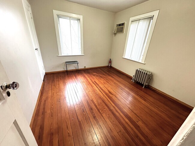 Building Photo - 23 Juniper Ave