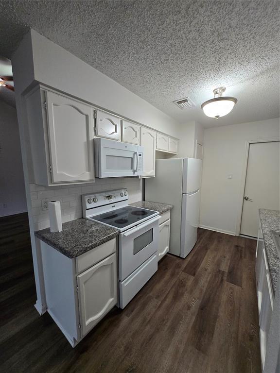 Building Photo - 5006 Birchmont Dr